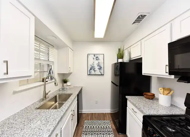 Property at 130 Cole Manor Dr, Athens, GA, 30606, 2 beds, 1.5 baths, [object Object]