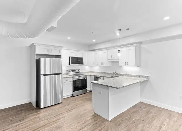 Photo of 8 Lincoln St, North Easton, MA 02356