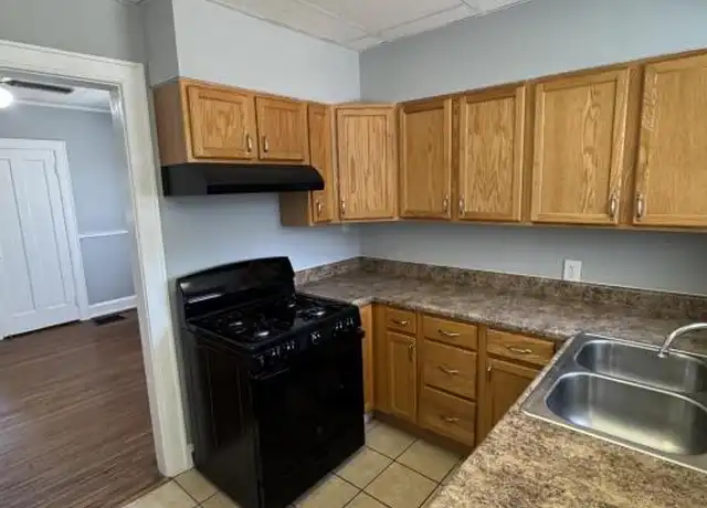 Property at 4214 Greenlee Ave, Cincinnati, OH, 45217, 1 bed, 1 bath, [object Object]