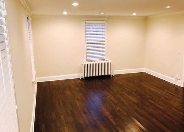 Photo of 855 N McKinley Rd, Lake Forest, IL 60045
