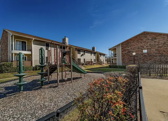 Photo of 2359 Highland Rd, Dallas, TX 75228