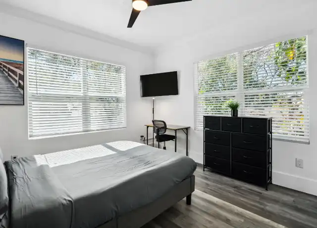 Property at 806 E Chelsea St Unit 4, Tampa, FL, 33603, 2 beds, 1 bath, [object Object]