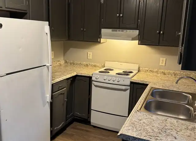 Property at 2 Waldron Ln Unit 3 1, Saratoga Springs, NY, 12866, 2 beds, 1 bath, [object Object]