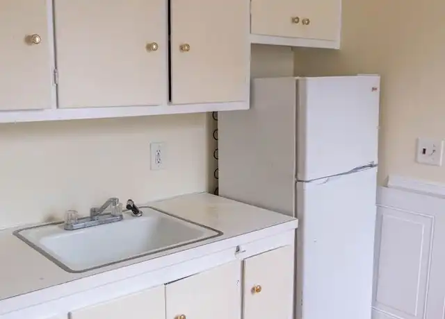 Property at 1030 Eastern Ave Unit 5, Schenectady, NY, 12308, 1 bed, 1 bath, [object Object]