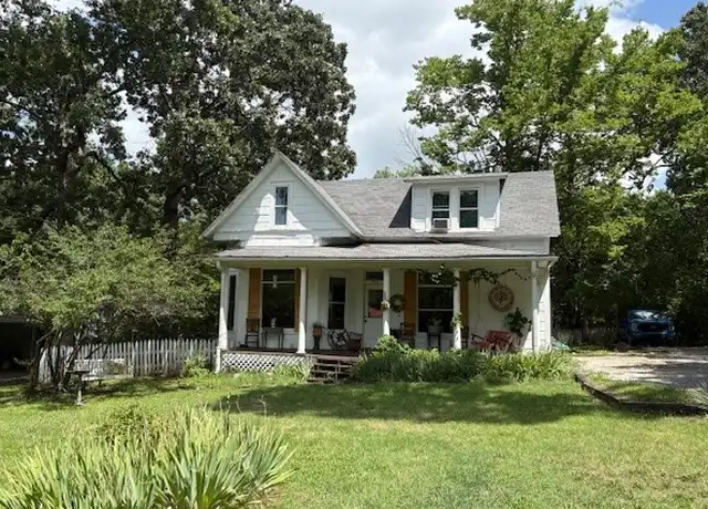 Property at 546 E Rebecca St, Fayetteville, AR, 72701, 3 beds, 1 bath, [object Object]