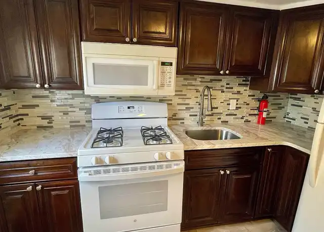 Property at 728 Kearny Ave Unit 1, Kearny, NJ, 07032, 1 bed, 1 bath, [object Object]