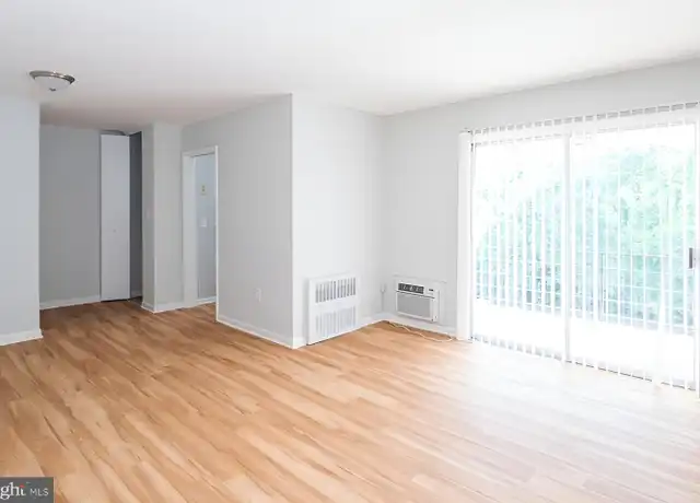 Property at 706 Nottingham Rd Unit 7061B, Baltimore, MD, 21229, 1 bed, 1 bath, [object Object]