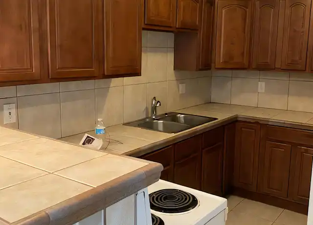 Property at 1020 N 18th Ct Unit 102, Hollywood, FL, 33020, 2 beds, 2 baths, [object Object]