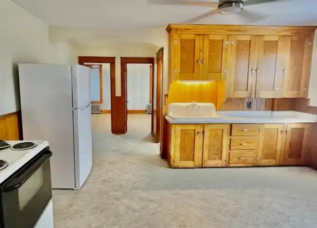 Property at 122 2nd St Unit 5, Auburn, ME, 04210, 3 beds, 1 bath, [object Object]