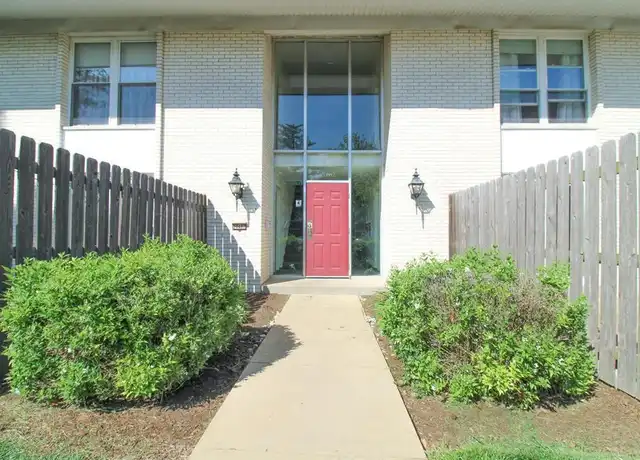Property at 10407 Briarbend Dr, St. Louis, MO, 63146, 2 beds, 1 bath, [object Object]