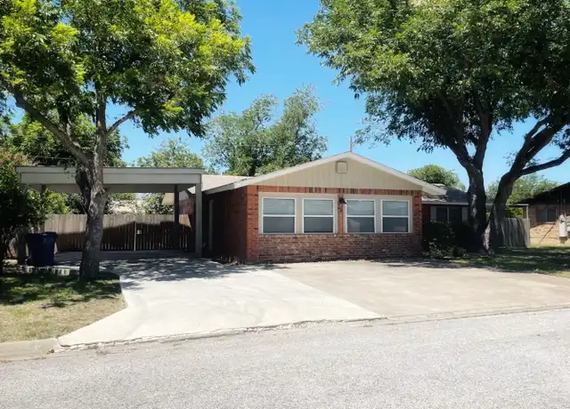 Property at 103 Cynthia Dr, Kerrville, TX, 78028, 3 beds, 2 baths, [object Object]