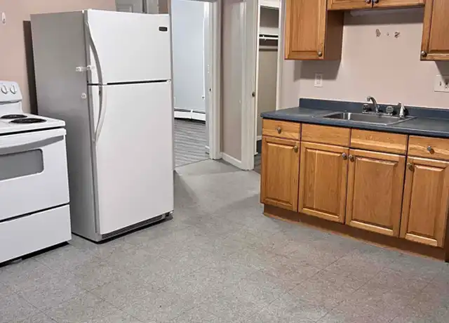 Property at 19 Thompson St Unit C, Sanford, ME, 04073, 2 beds, 1 bath, [object Object]
