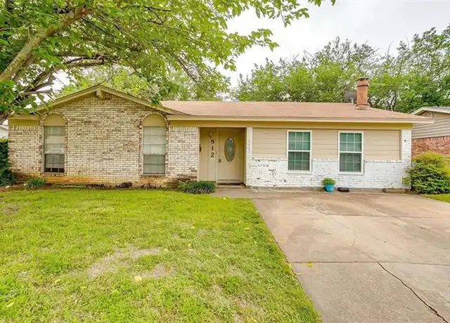 Property at 812 E Prairie View Rd, Crowley, TX, 76036, 3 beds, 1.5 baths, [object Object]