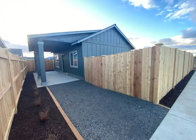 Property at 4907 SW Zenith Ave, Redmond, OR, 97756, 1 bed, 1 bath, [object Object]