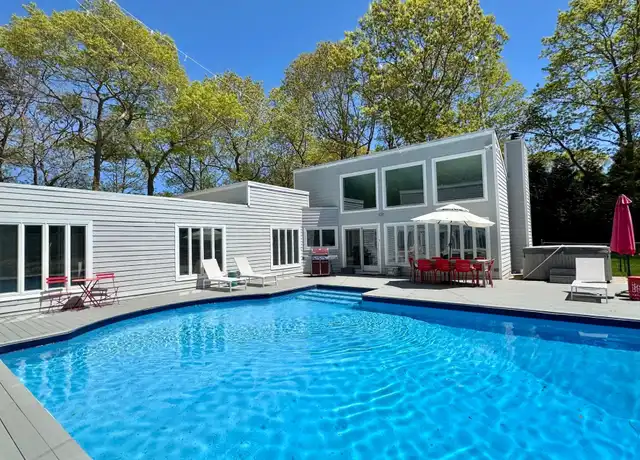 Property at 5 Lakewood Ln, Quogue, NY, 11959, 5 beds, 3 baths, [object Object]