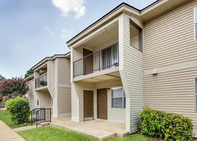 Property at High Country Apartments - 4801 Cypress Creek Ave E, Tuscaloosa, AL, 35405, 2 beds, 1-1.5 bath, [object Object]