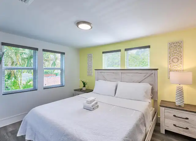 Property at 2020 Washington St Unit 7, Hollywood, FL, 33020, 1 bed, 1 bath, [object Object]