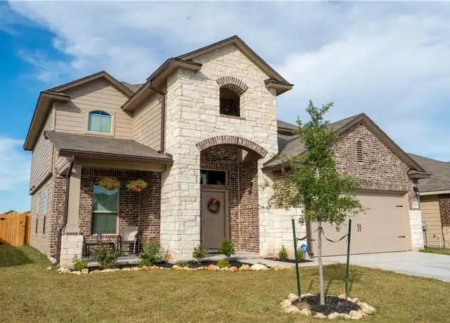 Property at 211 Reagor Dr, Taylor, TX, 76574, 4 beds, 2.5 baths, [object Object]