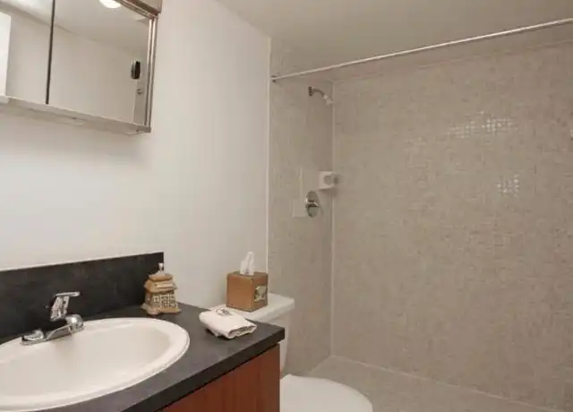 Property at 4000 N 56th Ave, Hollywood, FL, 33021, 1 bed, 1 bath, [object Object]