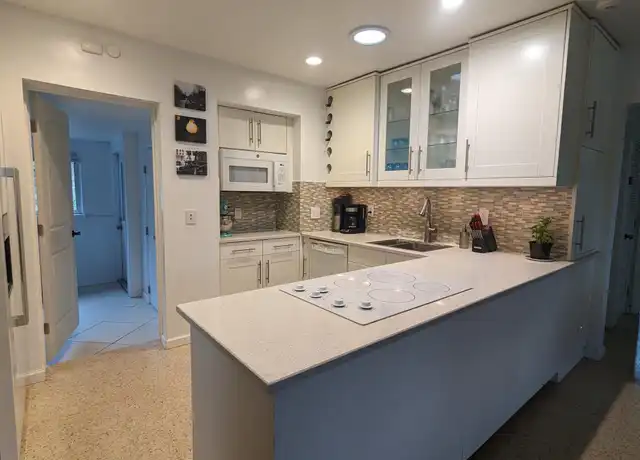 Property at 609 NE 14th Pl, Fort Lauderdale, FL, 33304, 3 beds, 2 baths, [object Object]