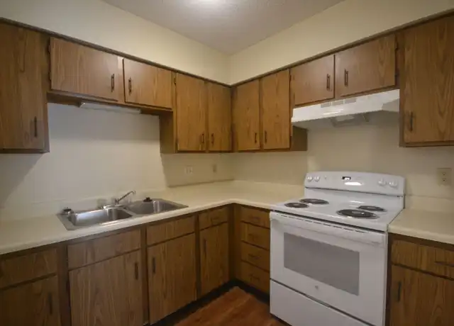 Property at 101 103 Johnson Dr Unit 204, Buffalo, MO, 65622, 1 bed, 1 bath, [object Object]