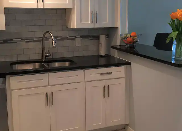 Property at 6024 E University Blvd Unit 351, Dallas, TX, 75206, 1 bed, 1 bath, [object Object]