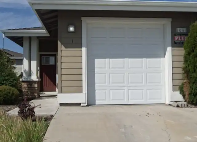 Property at 1031 NE Watt Way Unit 2, Bend, OR, 97701, 2 beds, 1 bath, [object Object]