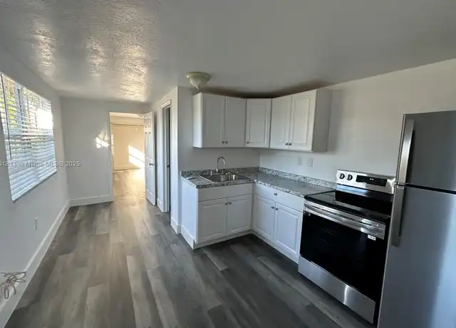 Property at 141 NE 14th St Unit B, Homestead, FL, 33030, 1 bed, 1 bath, [object Object]