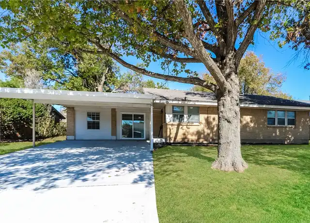 Property at 217 Cherrywood Dr, Moore, OK, 73160, 3 beds, 2 baths, [object Object]