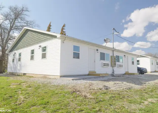 Property at 10994 115th Ave, Burlington, IA, 52601, 1 bed, 1 bath, [object Object]