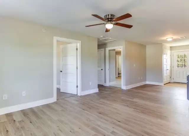 Property at 334 Briarcliff Ln Apt H, South Hill, VA, 23970, 2 beds, 2 baths, [object Object]