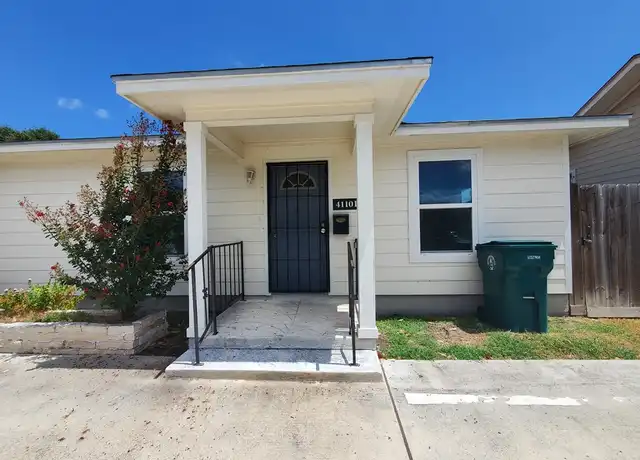 Property at 4110 Grossman Dr Unit B, Corpus Christi, TX, 78411, 3 beds, 2 baths, [object Object]