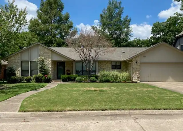 Property at 7916 S Irvington Ave, Tulsa, OK, 74136, 3 beds, 2 baths, [object Object]