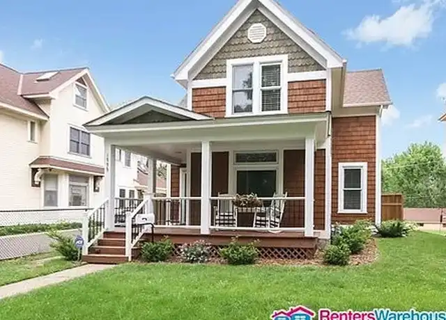 Property at 1995 Grand Ave, Saint Paul, MN, 55105, 3 beds, 1 bath, [object Object]