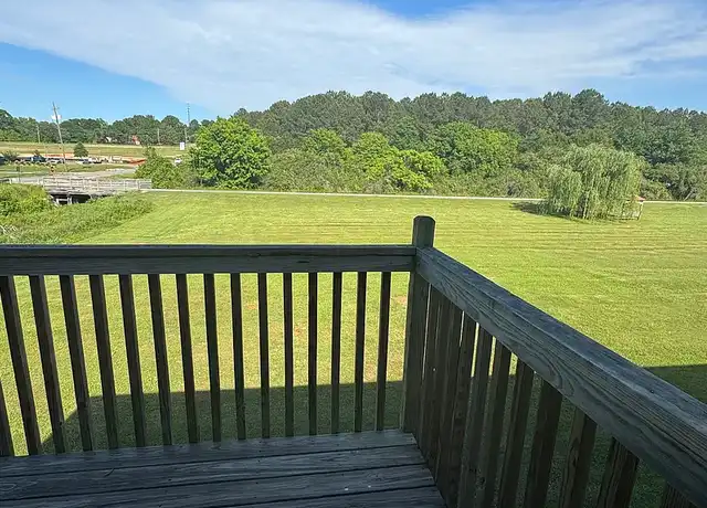 Property at Cedar Trace Apartments - 7030 Alexandria Jacksonvle Hwy, Jacksonville, AL, 36265, 2 beds, 2 baths, [object Object]