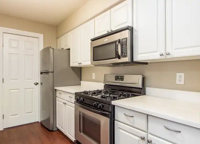 Property at 2257 Hedgerow Rd Unit D, Columbus, OH, 43220, 2 beds, 2 baths, [object Object]