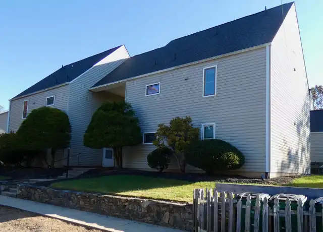 Property at 105 S Main St Apt 7, Weaverville, NC, 28787, 2 beds, 1 bath, [object Object]