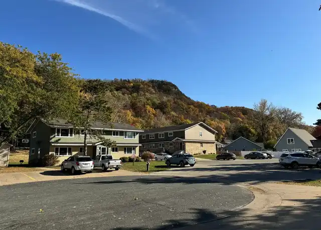 Property at Cliffside Apartments - 3800 Cliffside Pl, La Crosse, WI, 54601, 2 beds, 1 bath, [object Object]