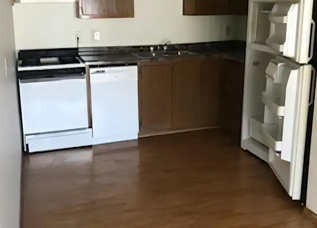 Property at 3800-3840 S 84th St Unit B3, Milwaukee, WI, 53228, 2 beds, 1 bath, [object Object]