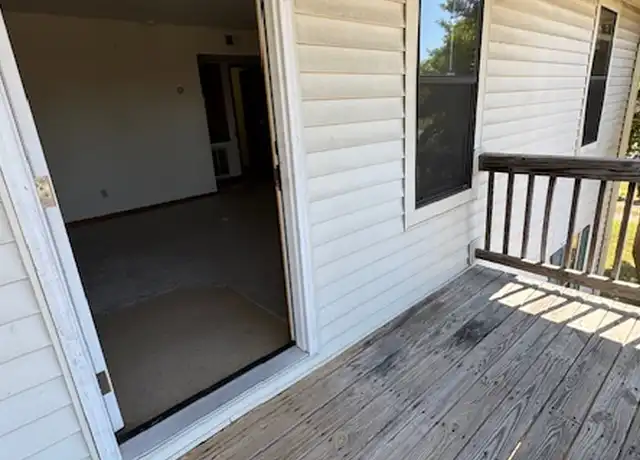Property at 705 W Washington Ave Unit 2, Union City, TN, 38261, 2 beds, 1 bath, [object Object]