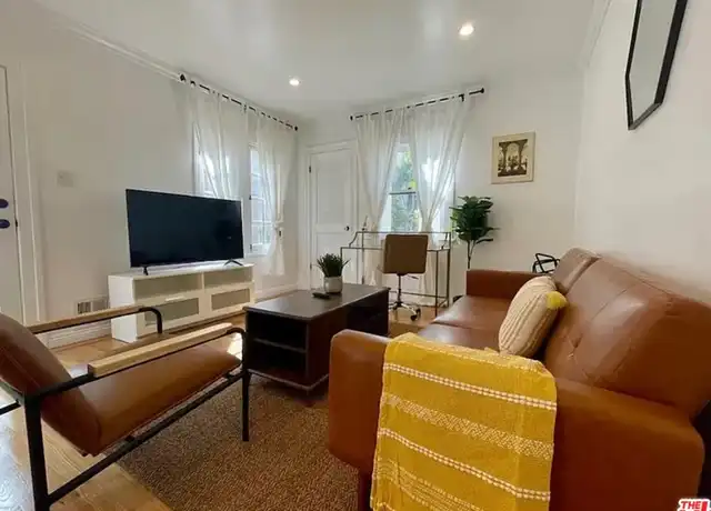 Property at 907 18th St Unit F, Santa Monica, CA, 90403, 2 beds, 2 baths, [object Object]
