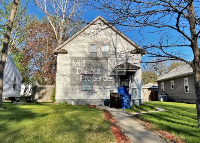 Property at 405 S Minnesota St, Mitchell, SD, 57301, 3 beds, 1 bath, [object Object]