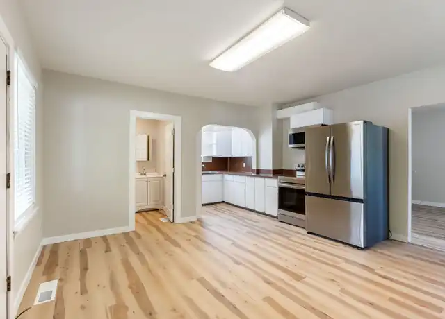 Property at 6405 SE 144th Ln, Portland, OR, 97236, 3 beds, 1 bath, [object Object]