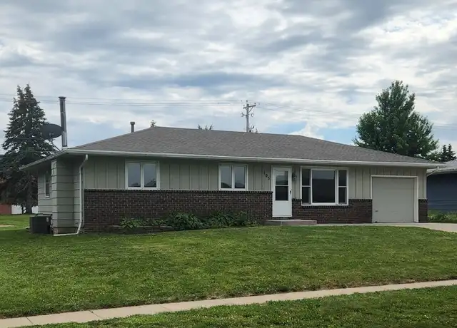 Property at 105 Lynwood Dr, Huxley, IA, 50124, 4 beds, 2 baths, [object Object]