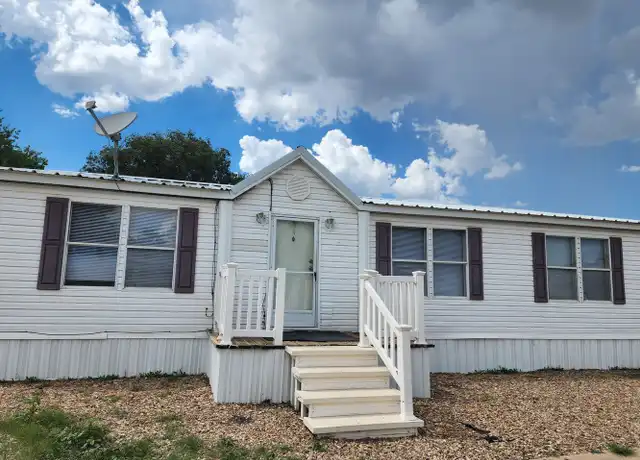 Property at 620 South Avenue B Unit B, Portales, NM, 88130, 3 beds, 2 baths, [object Object]
