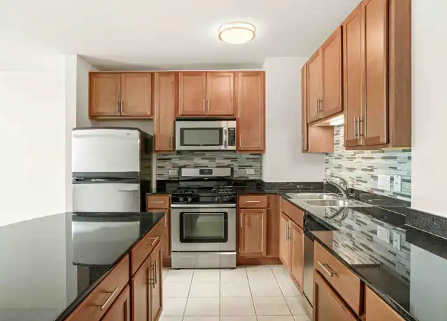 Property at 545 W Kinzie St, Chicago, IL, 60654, 0 beds, 1 bath, [object Object]