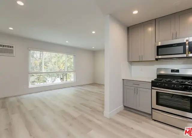 Property at 2232 W 24th St Unit 308, Los Angeles, CA, 90018, 2 beds, 2 baths, [object Object]