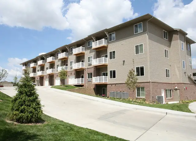 Photo of 14121 Pierce Plz, Omaha, NE 68144