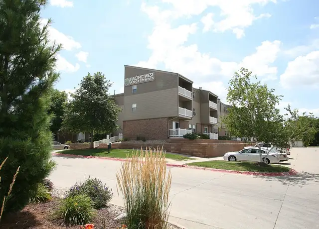 Photo of 14121 Pierce Plz, Omaha, NE 68144