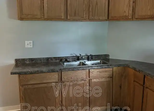 Property at 421 N 1st St Unit 2, Springfield, IL, 62702, 2 beds, 1 bath, [object Object]
